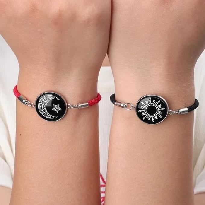 2pcs Gelang Couple Luminous Matahari & Bulan Tali Rajut Adjustable Romantis
