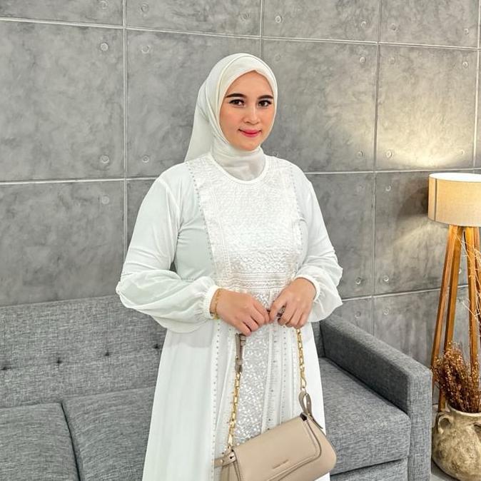 Gamis Abaya Turkey Bordir Safira Full Putih Bw Tali Belakang Divvsaa Collection Terbaru - Muslim Wan