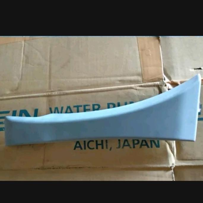 Moulding quarter depan roda belakang Luxio