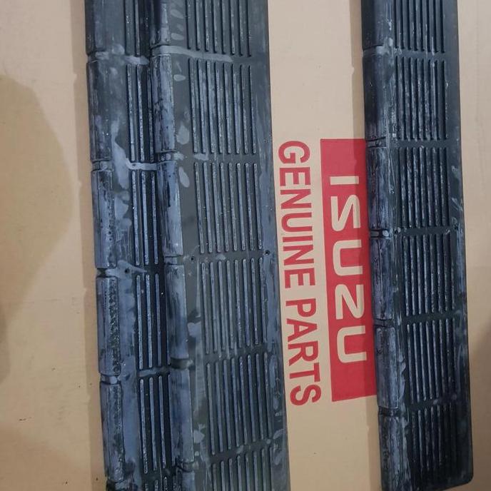 Karet Injakan Footstep Belakang Mobil Panther Tahun 1990-1998