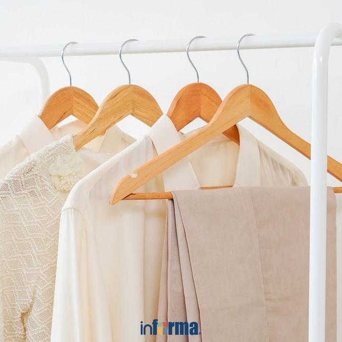 Informa Hanger Kayu 8pcs 44.5cm Gantungan Pakaian Organizer Lemari
