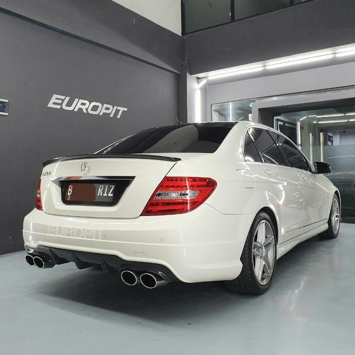 Carbon ducktail mercy C class W204 AMG