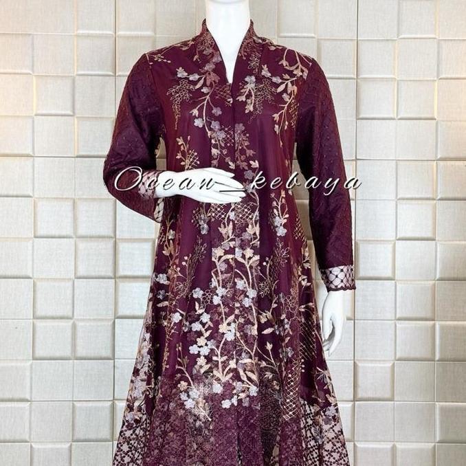 Kebaya Kartini Tunik Bunga Garden dengan Motif Elegan dan Cantik