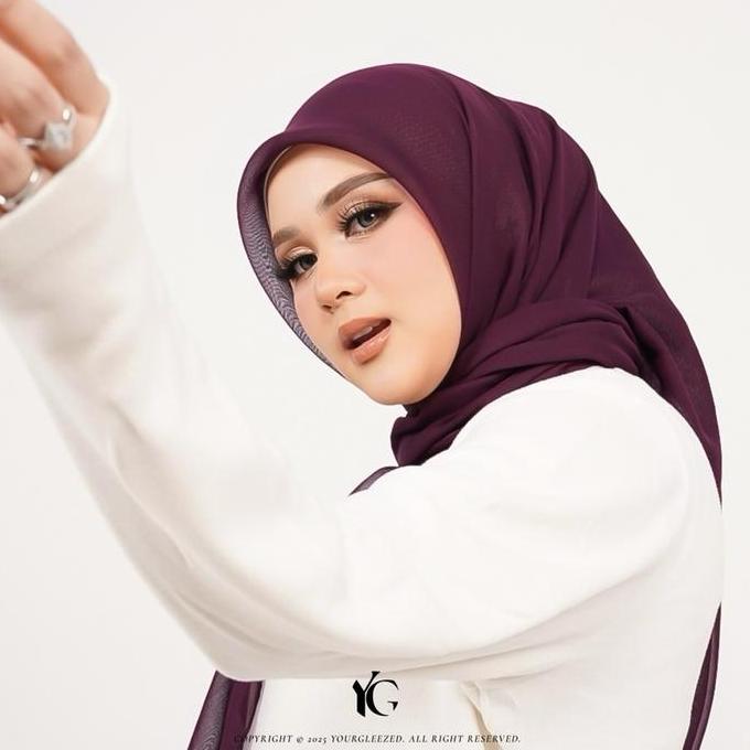 New- Yourgleezed - Zyra Paris Japan (Hijab Segiempat Bahan Paris Japan)