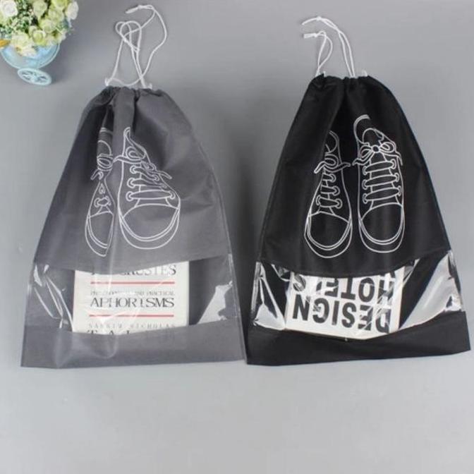 Tas Serut Sepatu Anti Air Shoes Bag Tempat Penyimpanan Sandal Hitam