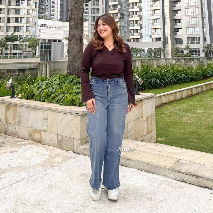 REAL CURVY - JINISO Jumbo Straht Loose Stretch Celana Jeans Wanita Hhwaist