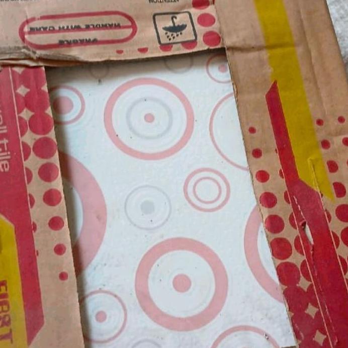 KERAMIK DINDING 20X25 GLOSSY PINK SALUR