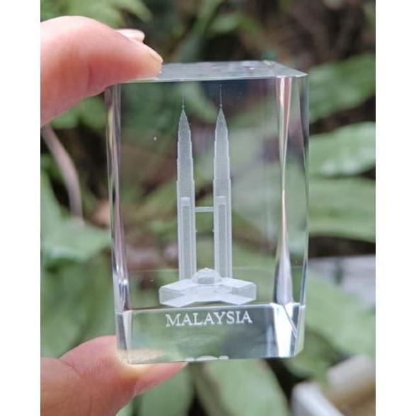 souvenir pajangan kristal twin tower Kuala Lumpur oleh oleh negara Malaysia