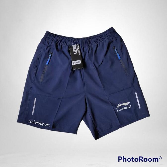 Celana pendek tenis bulutangkis lining
