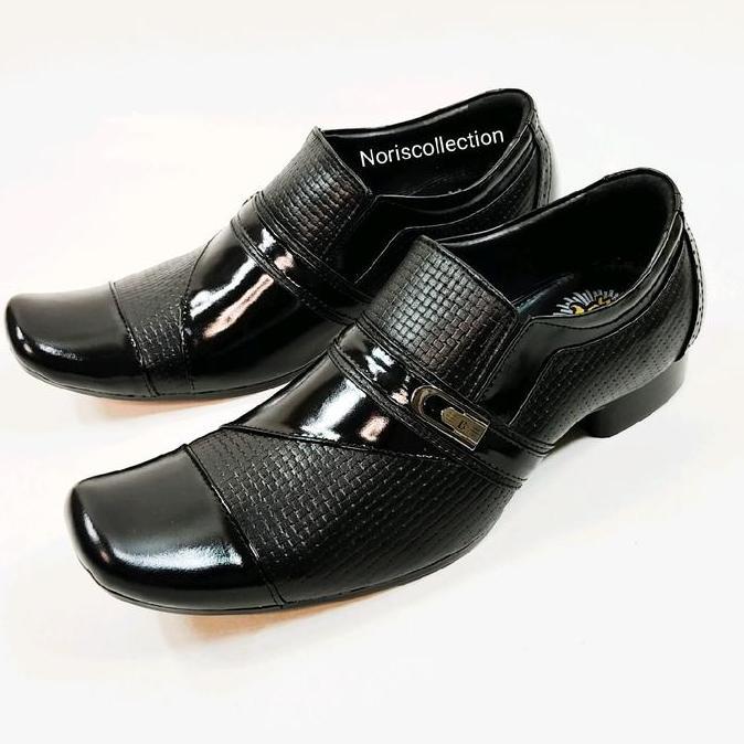 Sepatu Pantofel Formal Pria Kulit Untuk Kerja Kantor Dengan Bahan Kulit Asli Outsole Karet Ukuran 38