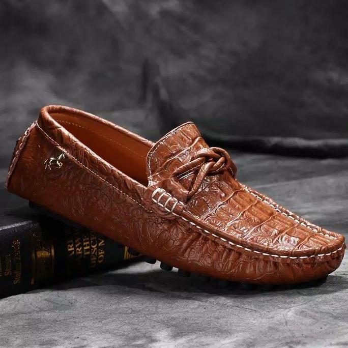 Sepatu slip on pria. berbahan kulit premium 4546