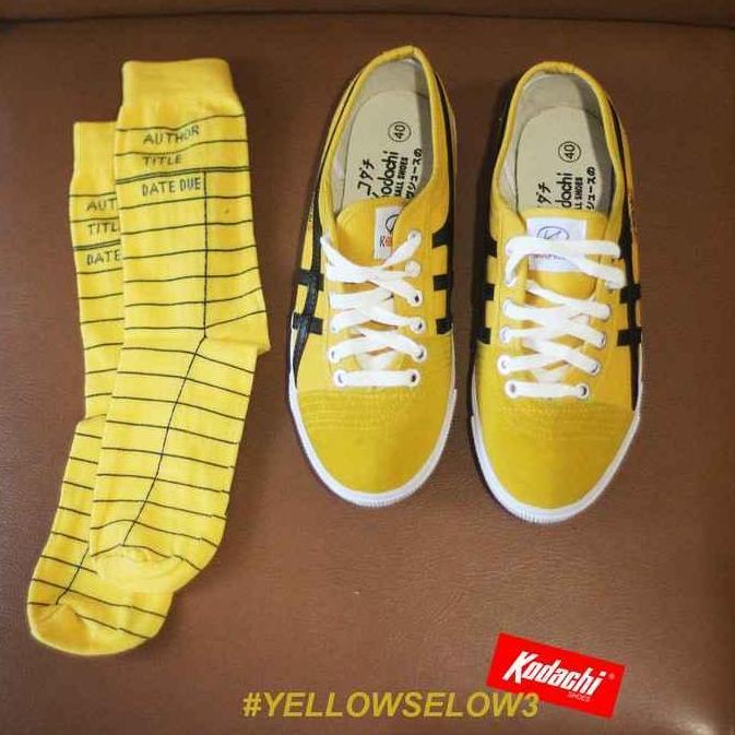Paket Sepatu Kodachi 8172 Kuning Hitam Bruce Lee dan Kaos Kaki Retro