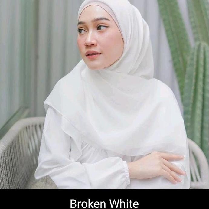 krudung Putih tulang/Hijab segi empat Putih tulang