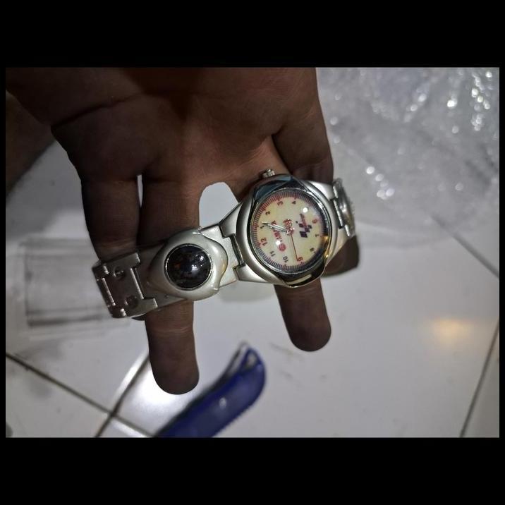 TERBARU MERCHANDISE JAM BRIETLING SWISS FEAT YAMAHA MOTOGP ORI NOS KONDISI PENYIMPANAN BAGUS. 