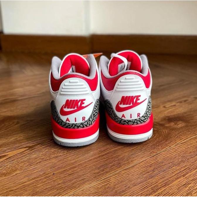 Jordan 3 Fire Red Nike Air ( not Dunk Yeezy Travis ) - 100% Authentic Orinal Guaranteed