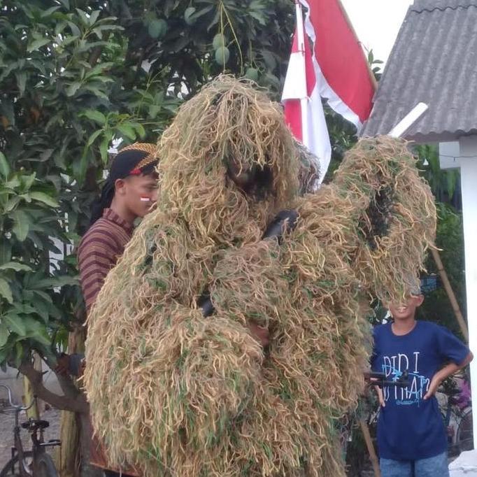 BAJU RIMBA /BAJU SNIPER/BAJU GILLIE/LATIHAN TNI lengkap senjata