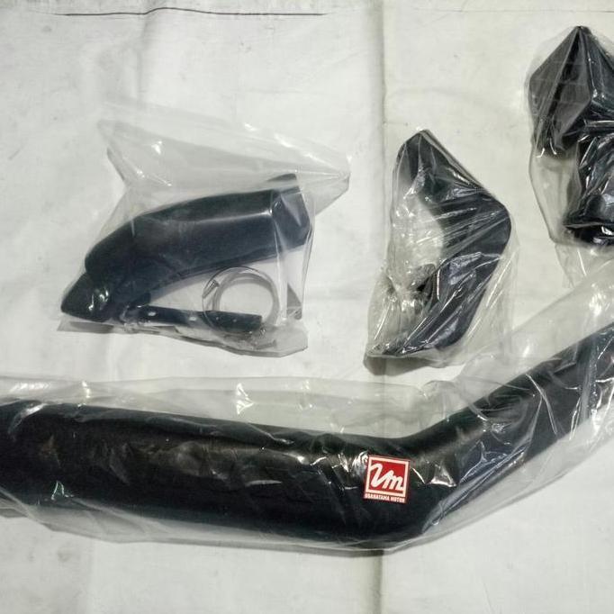 Snorkel plastik hilux LN106