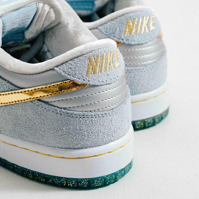 Murah Dunk Low Sb Pro Sean Cliver Men (100% Authentic)