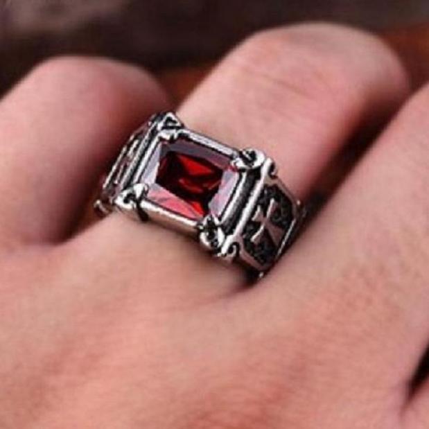 Cincin Pria Salib Cross La Croix Titanium Stainless Steel Batu Merah Terlaris