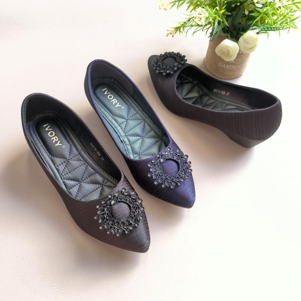 IVORY Sepatu Wedges Wanita Fashion W970-188 Hitam