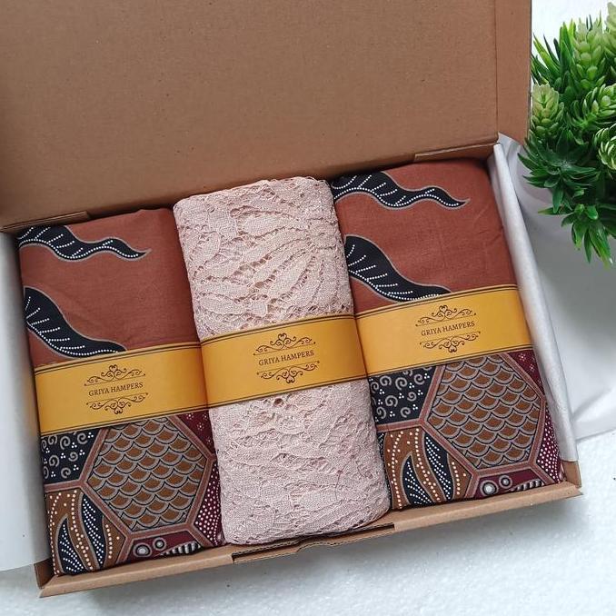 Kado Pernikahan  Hampers Wedding Gift Kain Batik Sarimbit Couple Jogjakado nikahan