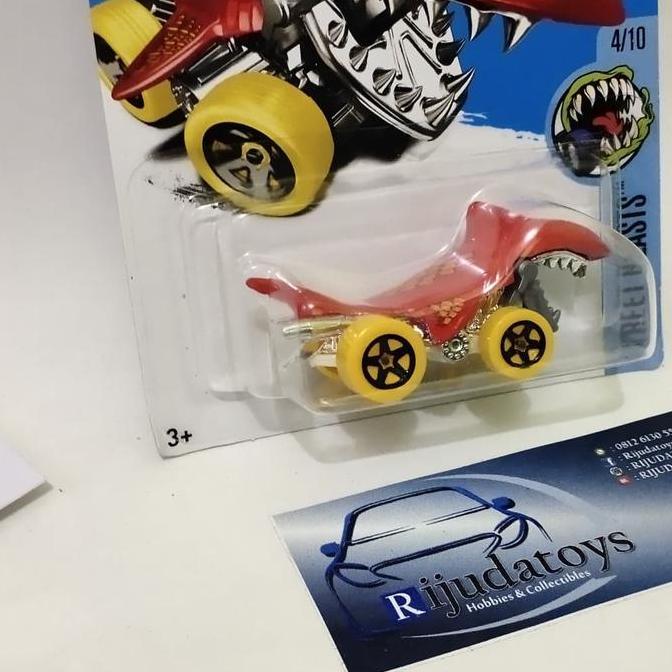 Hot wheels hotwheels shark bite warna merah