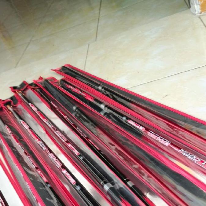 Tegek Red Comed Carbon Kaku Ringan