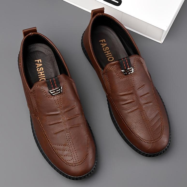 HEMAT Leedoo Sepatu Oxford Kulit Kerja Pria Formal Slip On Pria Loafer Sepatu Kuliah Kekinian Shoes 