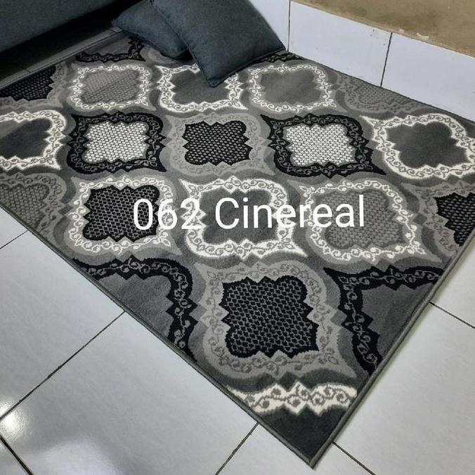 Karpet Kecil Bawah Meja Hitam Putih Monocrome Abu-abu Grey Momento Moderno 115x155 cm Hitam