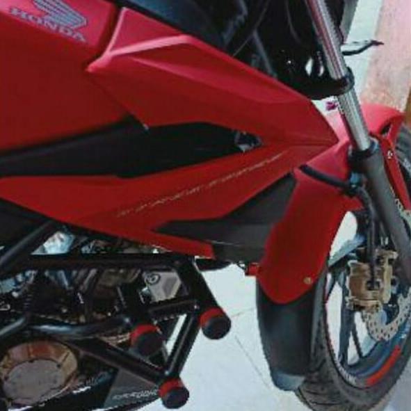 DE70 >> sambungan spakbor depan cb150r new old