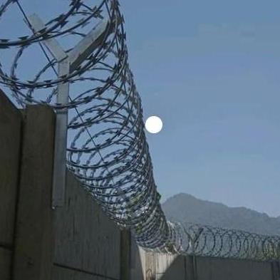 Homemid- Tiang Y Besi Siku Dudukan Kawat Duri Kawat Silet Bto 22 Bto 30