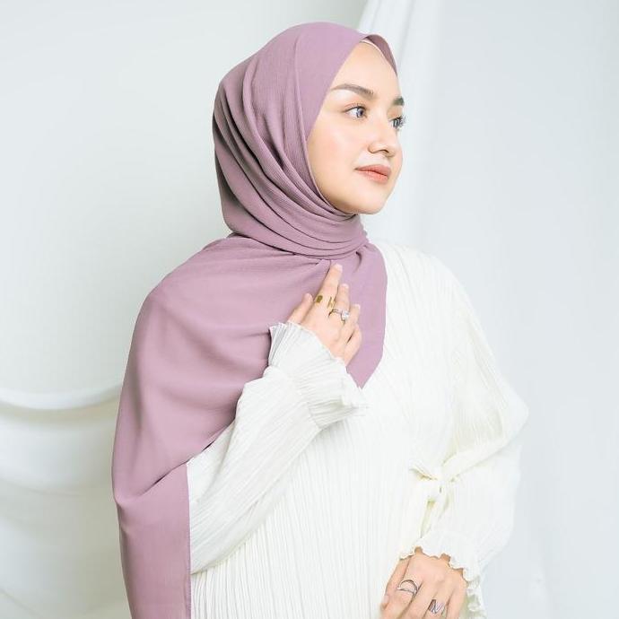 DI42 - MAUVE Hijab Pashmina Ceruty Babydoll Premium ( Hijab Warna Mauve , Black, Broken White, Burgu