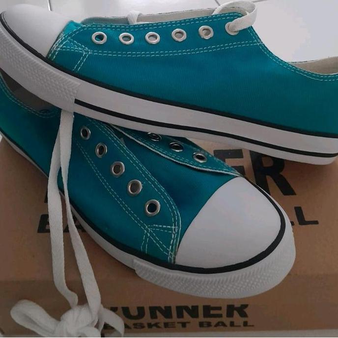Flash Sale Runner Sepatu Basket Ball