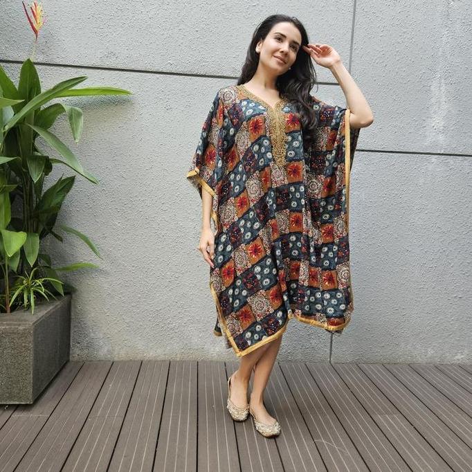 Kaftan Tunik Rayon dengan Piyyate Mas di bagian leher-dada/Kaftan India/kaftan etnik