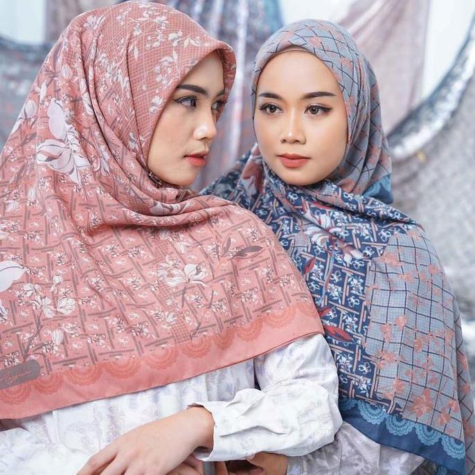 Restu Anggraini - Satarupa Scarf Printing Bunga Voal Ultrafine