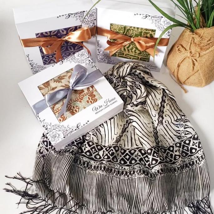 Exclusive Pashmina Batik Sutera Selendang Syal Shawl Hampers Gift Souvenir Scarf Sutra Stola