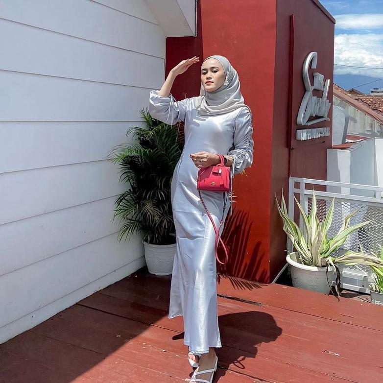 ORIGINAL DRESS DARLA SILK SATIN SERUT LONG DRESS SATIN SERUT DRESS