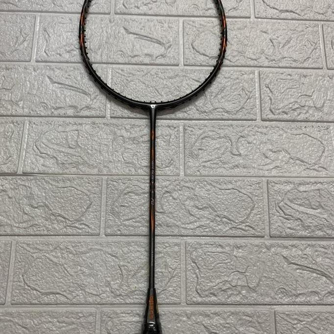 NEW Raket Badminton APACS VERSUS 70 +Senar kuat 35lbs ORIGINAL