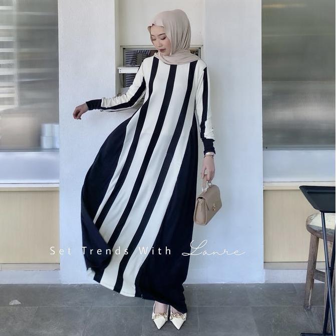 Vina Dress Salur Garis Elegan Bahan Knit Gamis Cantik Wanita Muslimah Formal Hitam