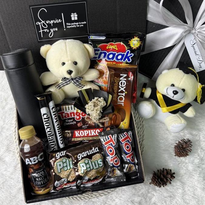 Hampers Snack Hitam | Kado Ultah Wisuda | Gift Box Pacar  Hadiah Ulang Tahun Cowo Cewe