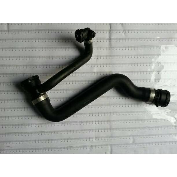 QUANZAX Selang radiator atas BMW E90 320i