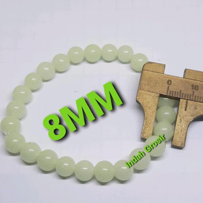 Gelang Batu Menyala  Di Tempat Gelap