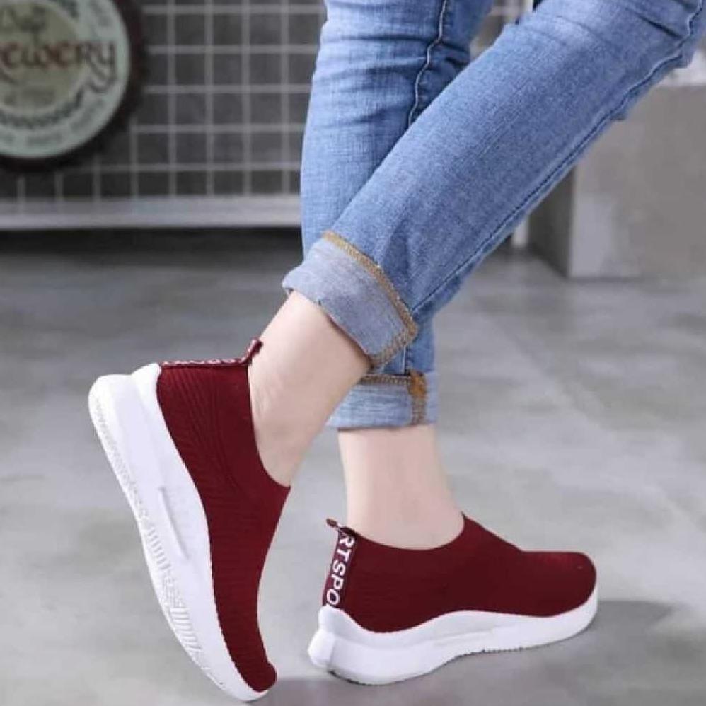 DISKON SEPATU SNAEKERS WANITA.SEPATU WANITA TERBARU