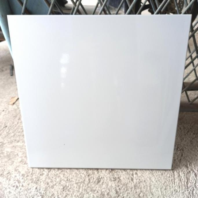 KERAMIK IKAD 50X50 KW 3 PUTIH GLOSSY murah