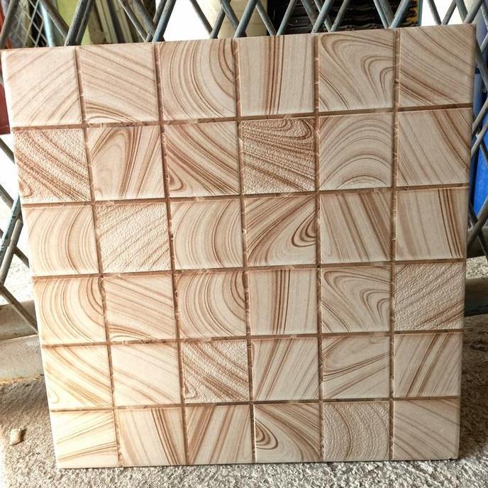 KERAMIK LANTAI TERAS 40X40 KASAR TIMBUL KOTAK- KERAMIK LANTAI GARASI murah