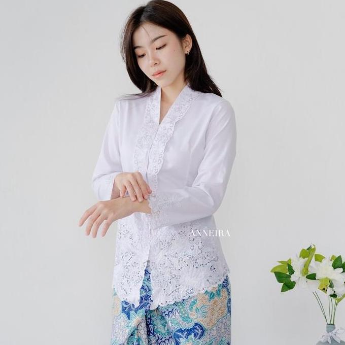Kebaya putih modern lengan panjang (MORA) DS