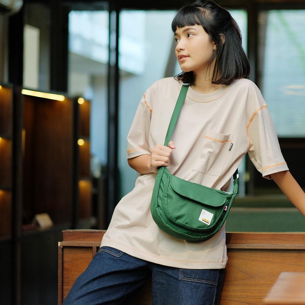 CUCI GUDANG EUCK Fuku Sling Bag Mini - Tas Selempang Waterproof Pria dan Wanita Size M