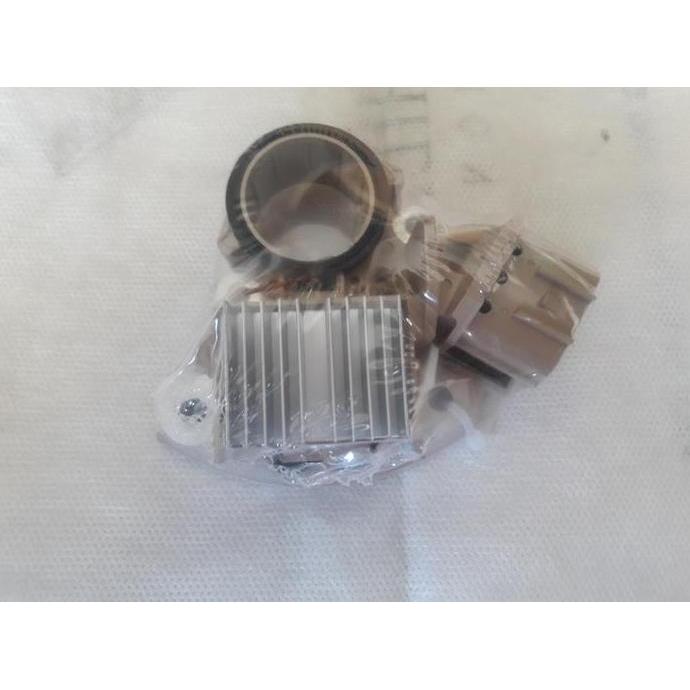 Promo IC regulator alternator / dinamo ampere ford escape 2.3 facelift 07-12 Diskon