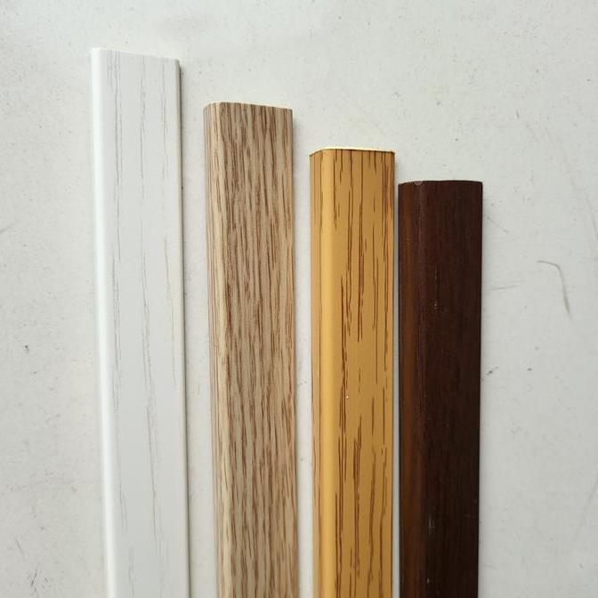 List siku L penutup wallpanel WPC