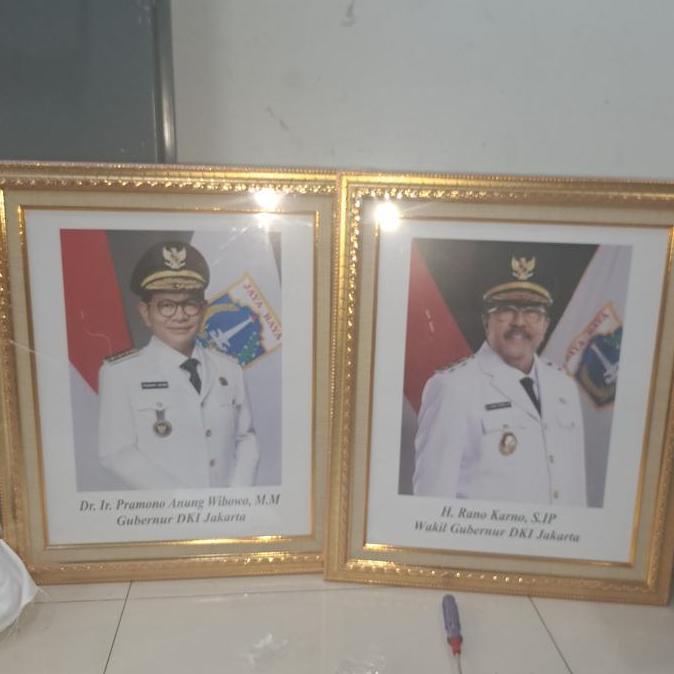 bingkai foto gubernur dan wakil gubernur dki ukuran 35 x 45 cm